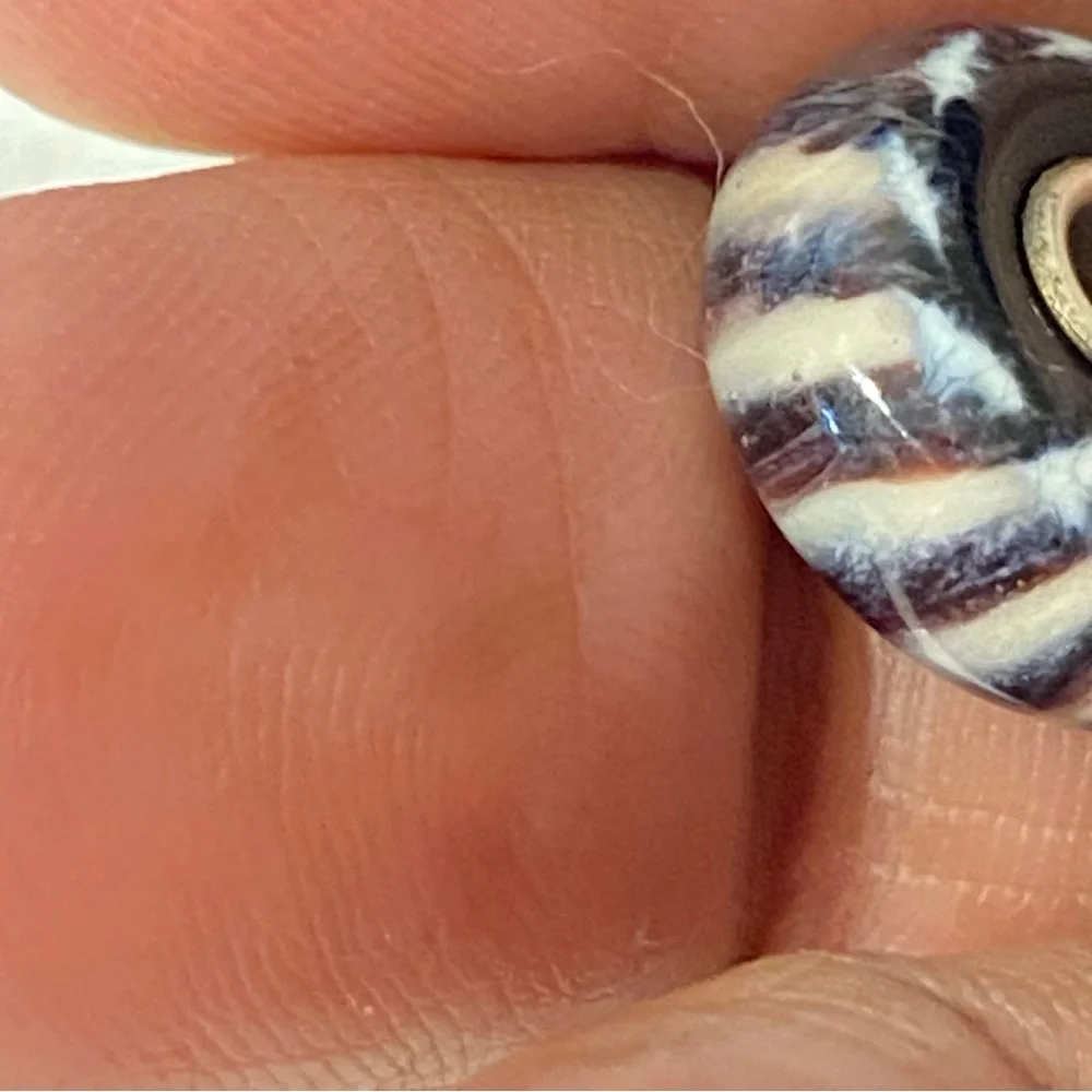Trollbeads Fur Animal Glass Bead Retired 2012 - Picture 5 of 8
